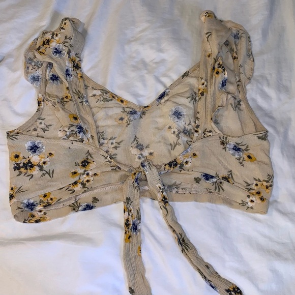 Bundle Of 2 Boutique Floral Crop Tops - Picture 7 of 8